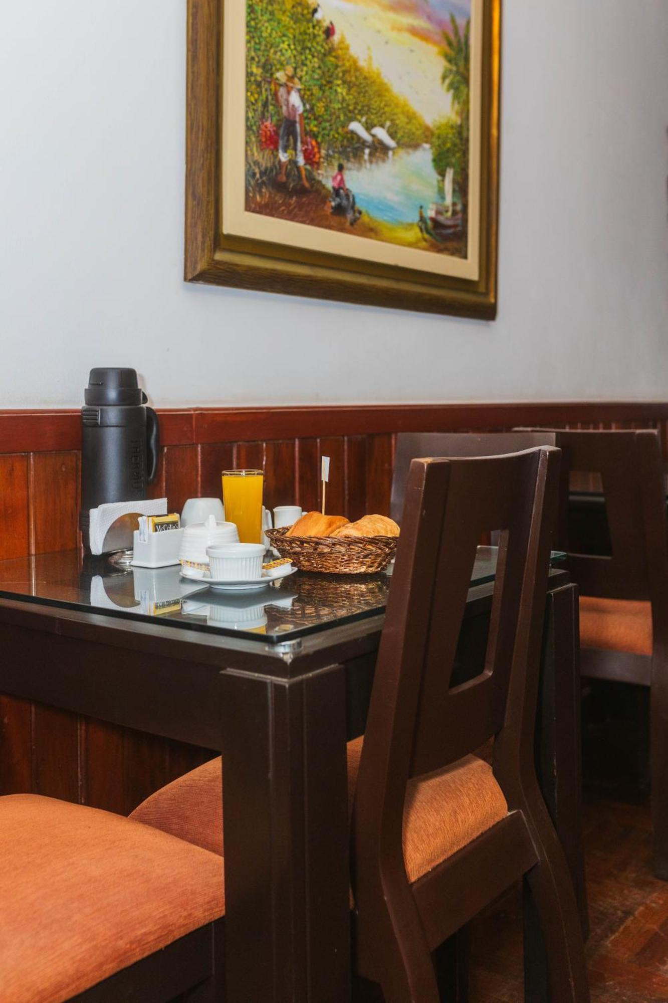 Hotel B´liam Tumbes Buitenkant foto
